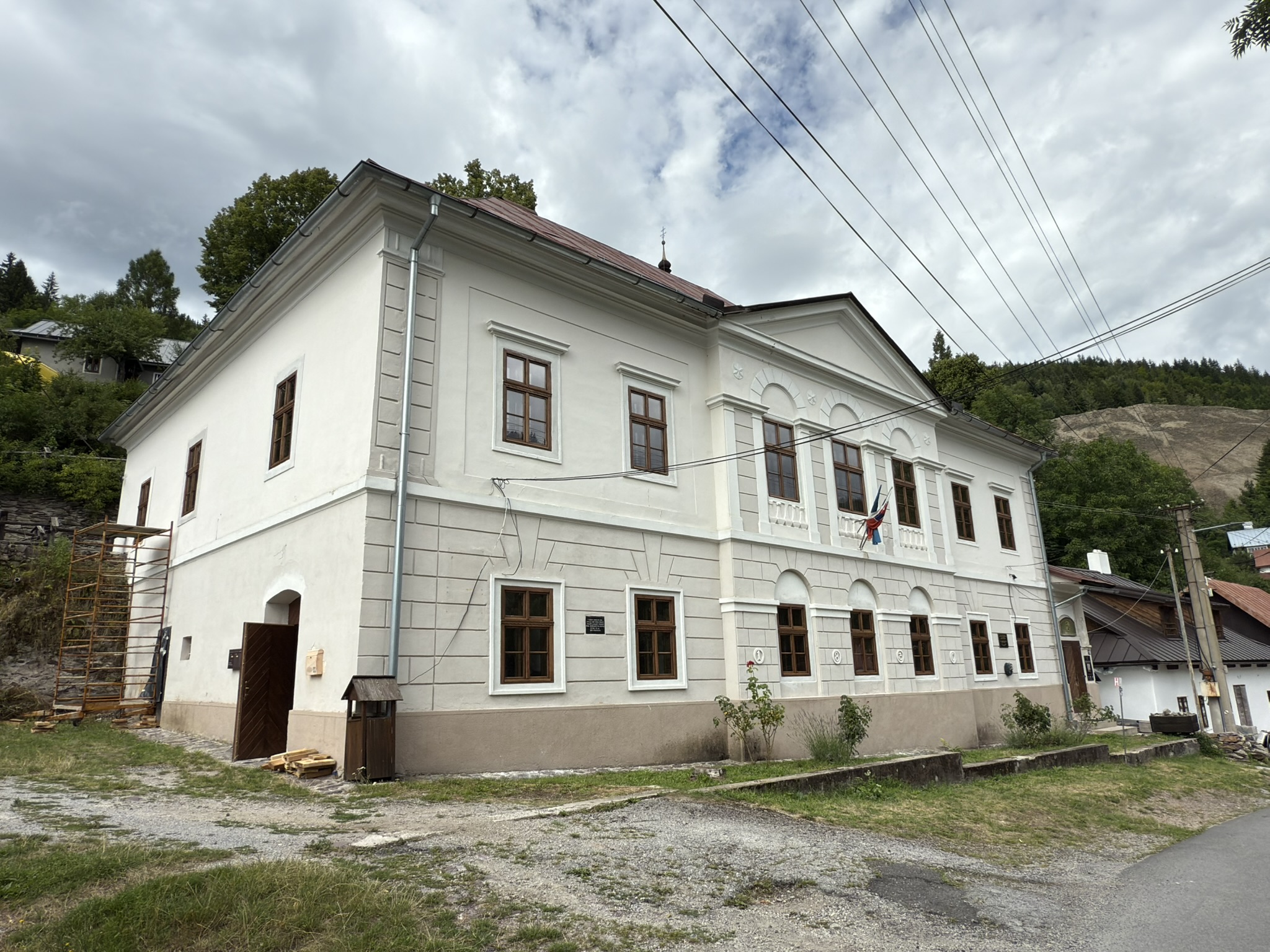 Špania Dolina - Obecný úrad 24